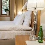 Alhambra Aparthotel