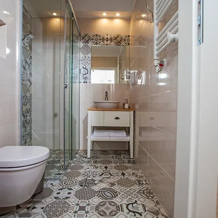 Alhambra 4*