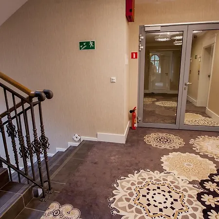 Alhambra Aparthotel 4*