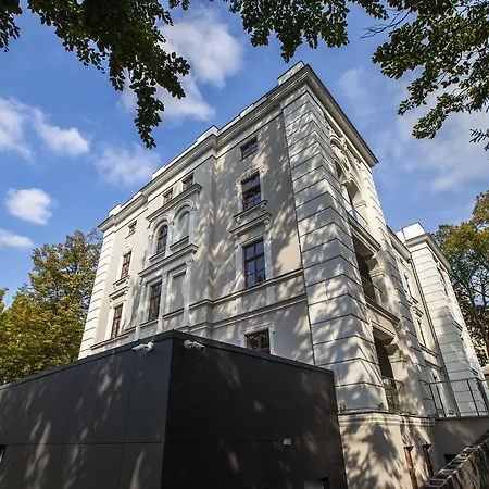 Alhambra Apartmanhotel 4*