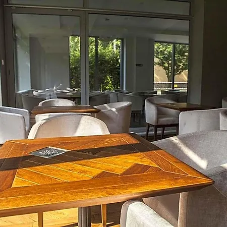 Alhambra Aparthotel 4*