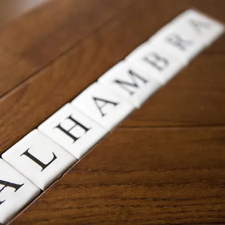 Alhambra Aparthotel 4*